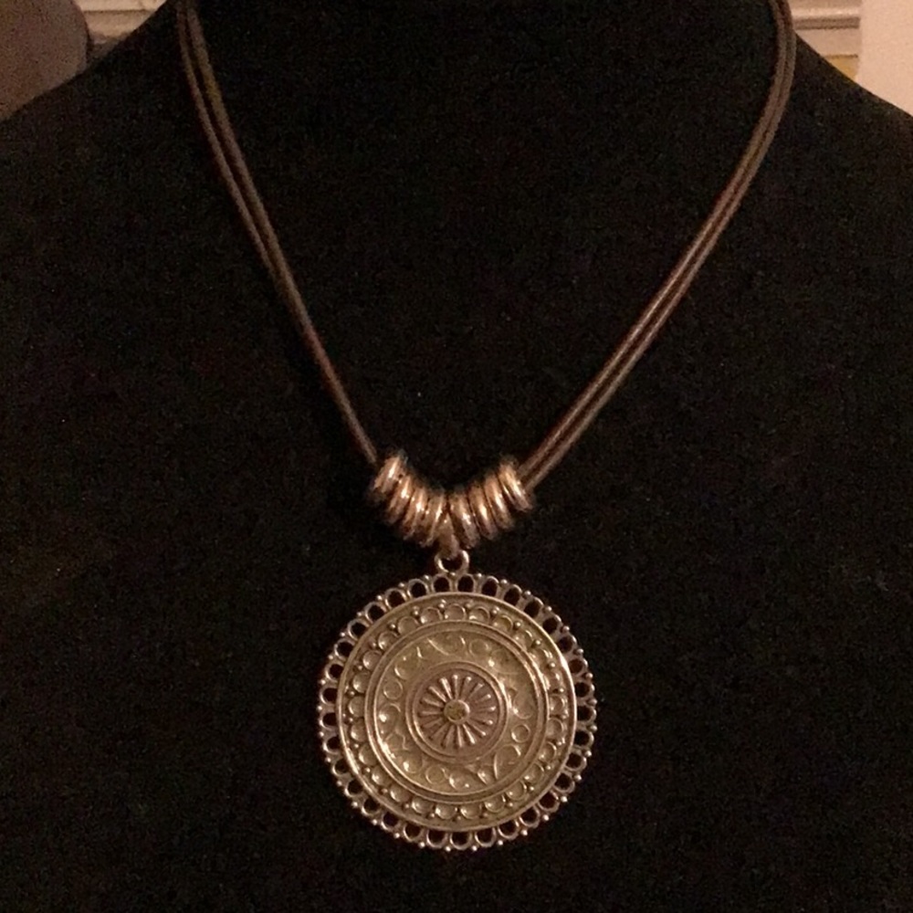 Vintage Southwestern style Medallion Necklace silver tone.